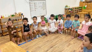 Montessori có giúp trẻ tự lập không? Phụ huynh cần hiểu đúng trước khi kỳ vọng