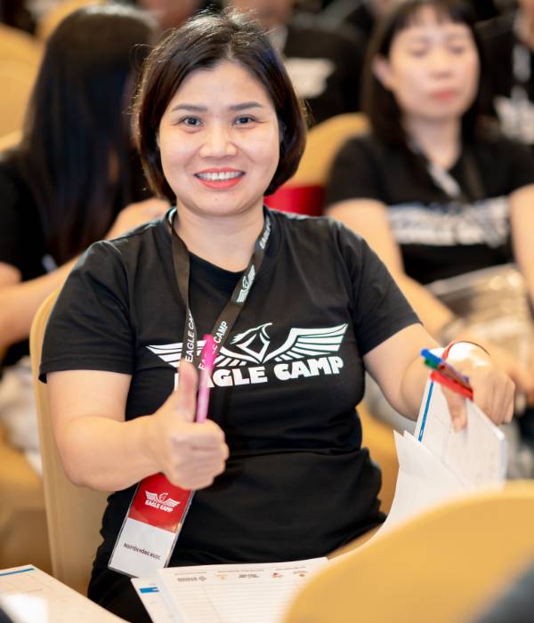 Bạn Không Cần Một Đứa Trẻ Giỏi Hơn, Bạn Cần Một Đứa Trẻ Được Để Yên Mà Lớn là thông điệp tôi rút ra khi trò chuyện với Nguyễn Hồng Ngọc