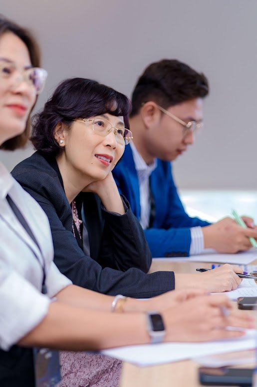 Bà giáo Trúc lắng nghe để hiểu tâm lý trẻ mới đi nhà trẻ